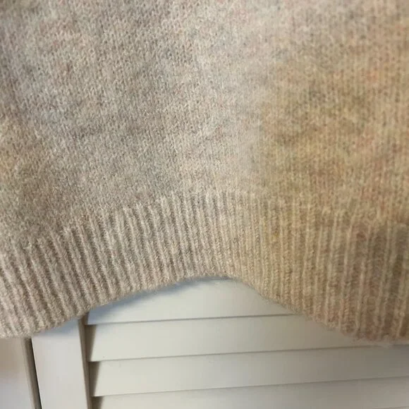 New Cupecakes & Cashmere Sweater: Size XL - Picture 8 of 10